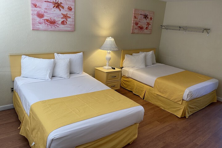 Room 8 of 32
