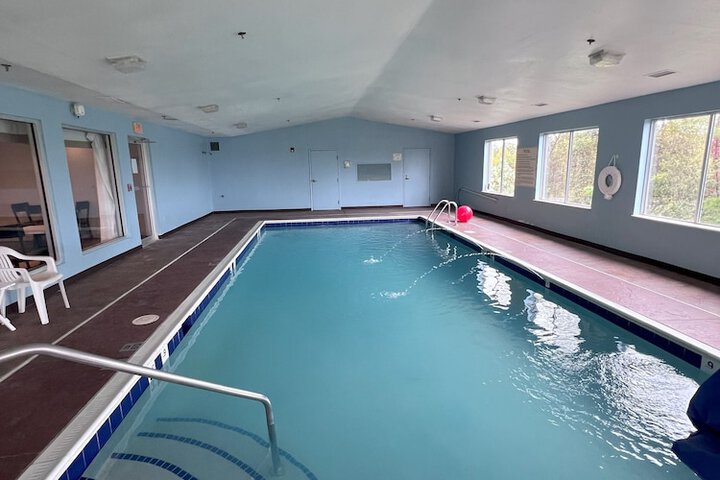 Wingate by Wyndham Dublin Near Claytor Lake State Park