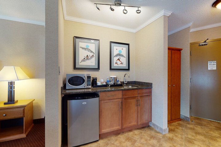 Room 53 of 96