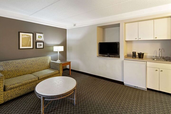 Room 18 of 34