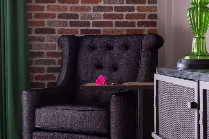 Room 16 of 39