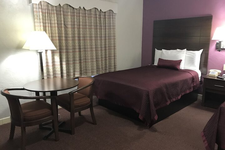 Room 26 of 38
