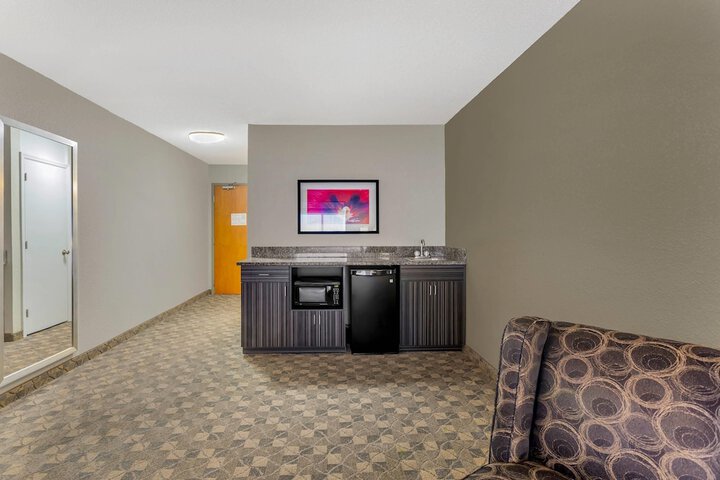 Comfort Inn Huntington near University area