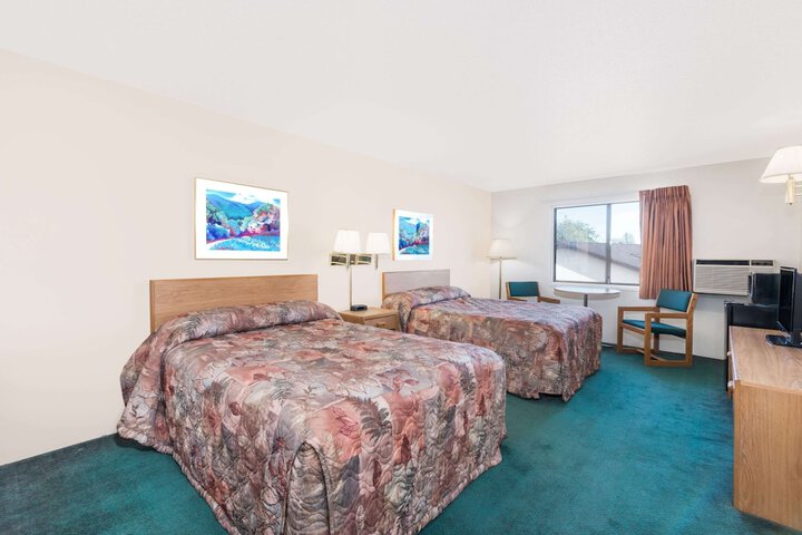 Room 15 of 15