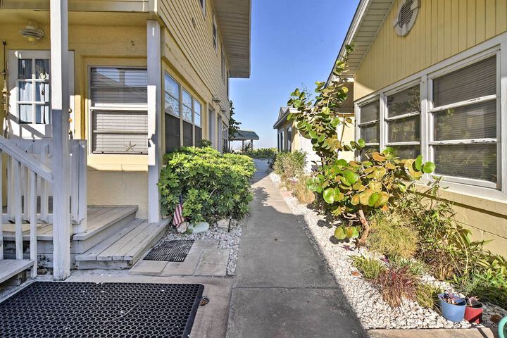 Steps to Beach Cabana: Indian Shores Cottage
