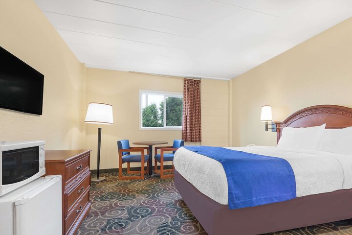 Travelodge by Wyndham Lima OH