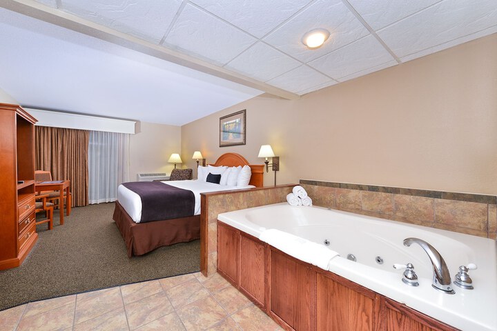 Room 15 of 48