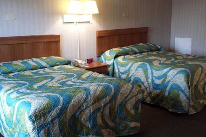 Room 16 of 32