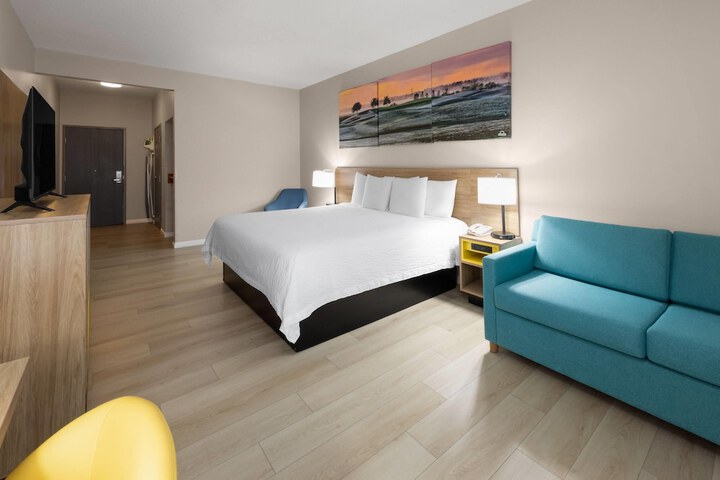Days Inn & Suites by Wyndham Seaford