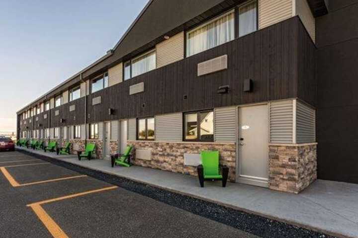 Hotel 3 of 68