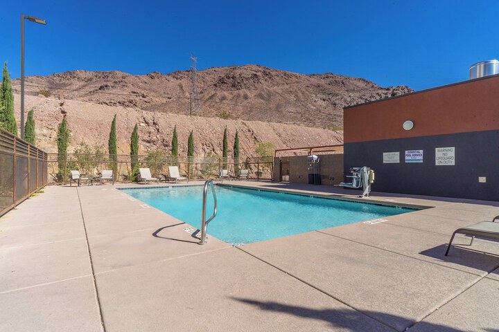 Holiday Inn Express & Suites Henderson South - Boulder City by IHG