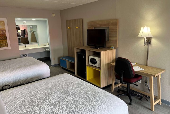 Room 47 of 66