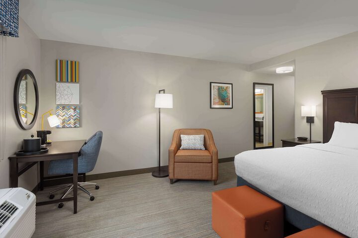 Room 7 of 28