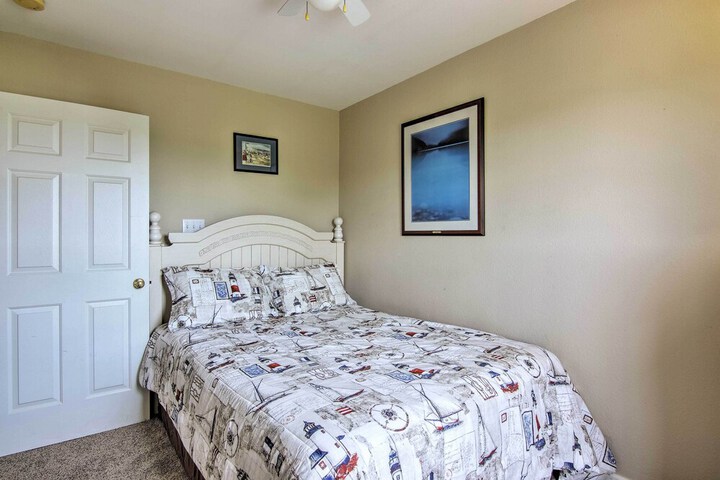 Pool Access & Deck: Bethany Beach Gem