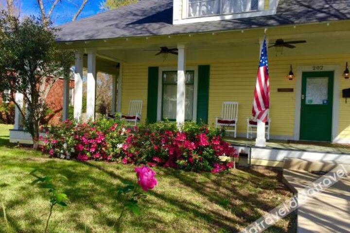 Brooks House Suites