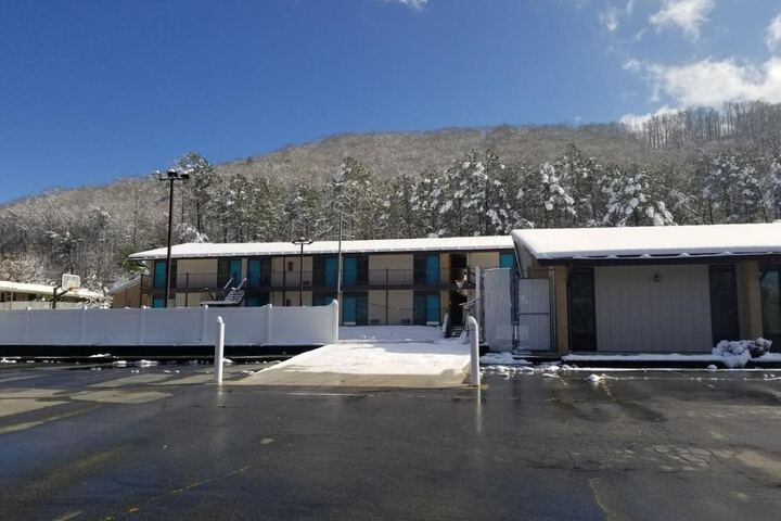 Blue Ridge Rustic Inn