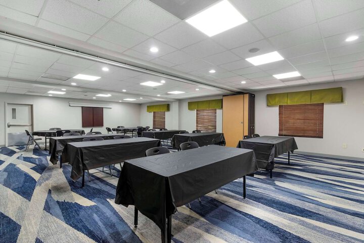 Comfort Suites Atlanta Airport