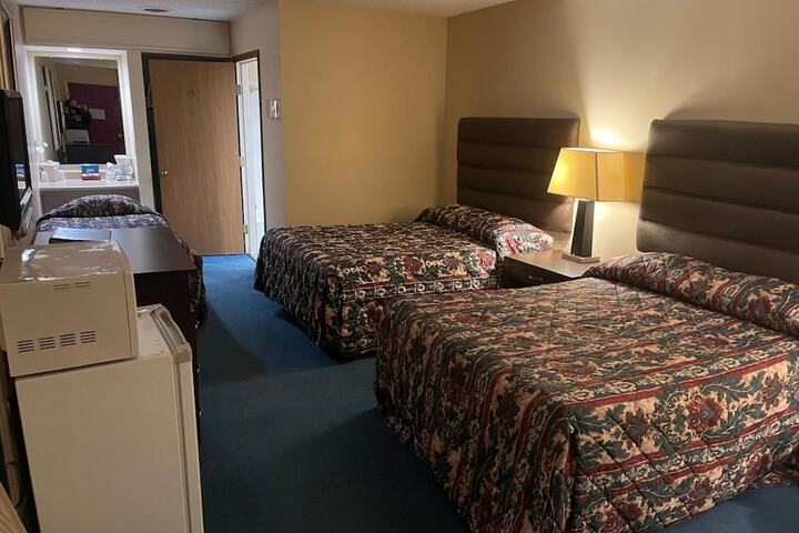 Room 11 of 22