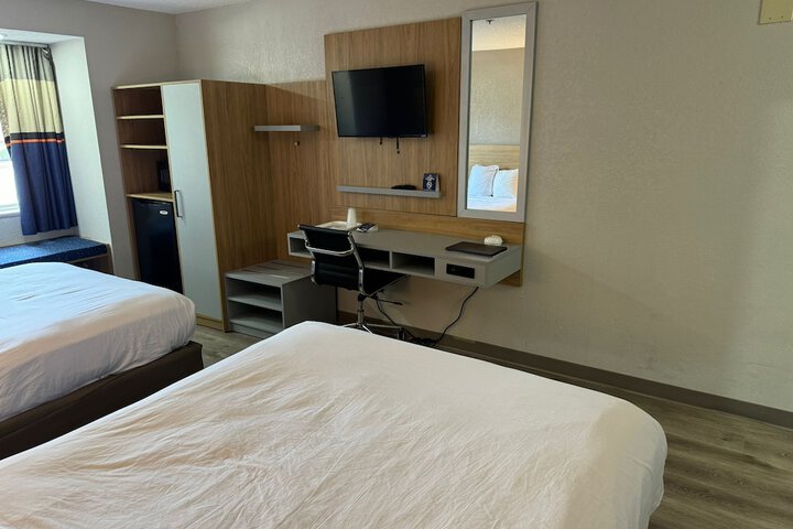 Room 16 of 26