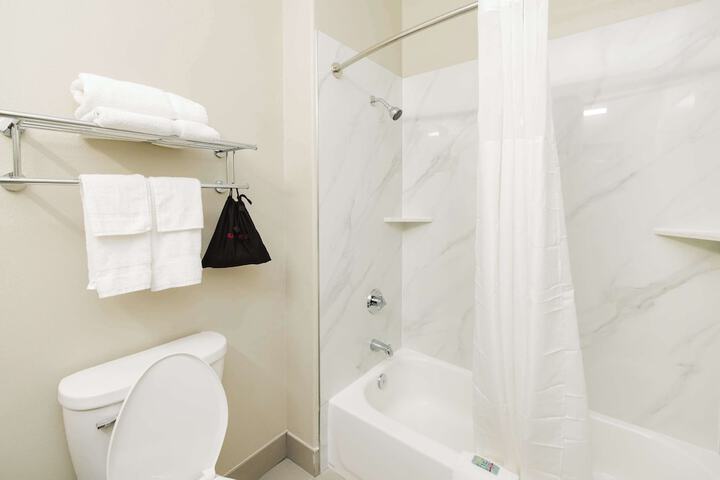 SureStay Studio by Best Western Conroe Downtown