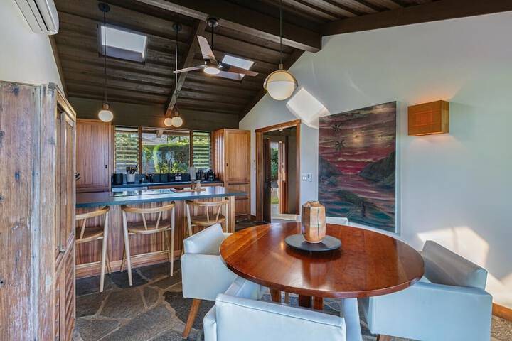 Hale Maluhia Hanalei 1 Bedroom Home by RedAwning