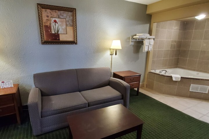 Room 10 of 25
