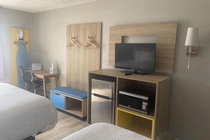 Room 21 of 28
