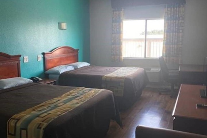 Room 13 of 23