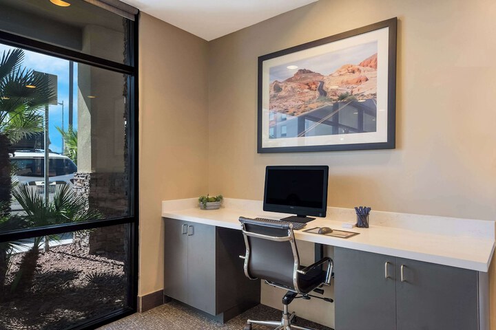 Business Center 44 of 44