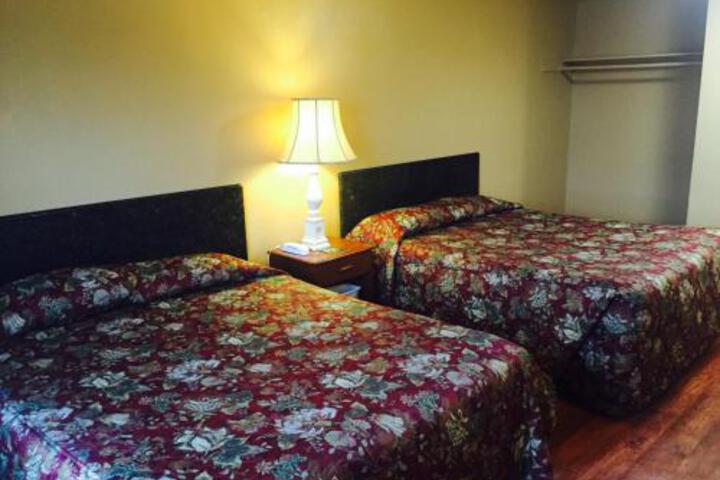 Room 7 of 8