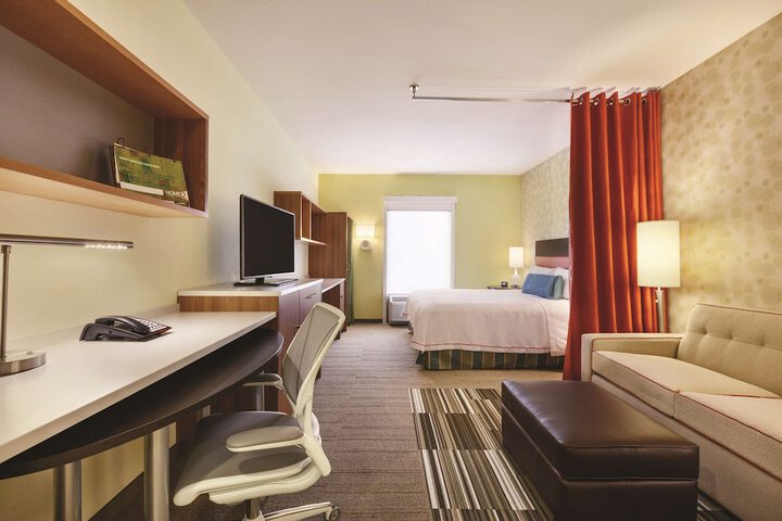 Room 10 of 26