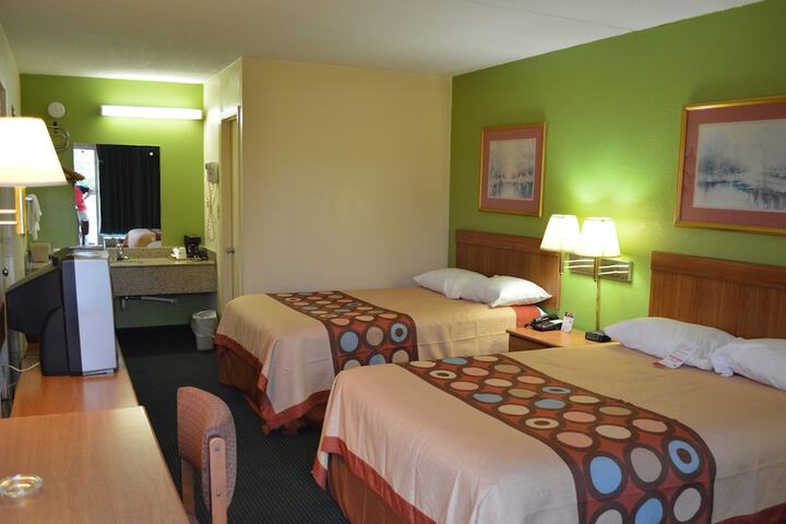 Room 16 of 53