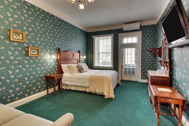Room 31 of 61