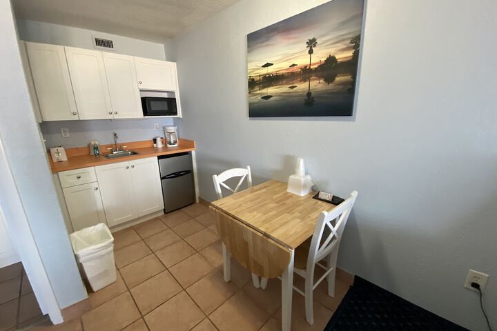 Coral Sands Inn