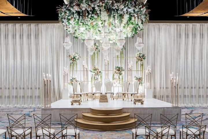 Ballroom/Hall 212 of 275