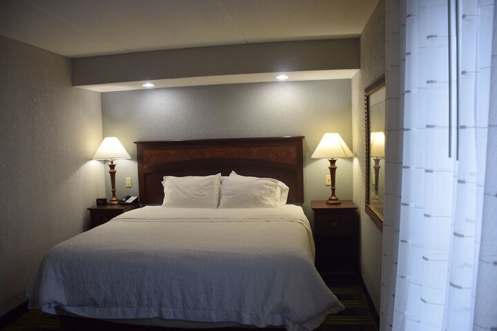 Room 16 of 40