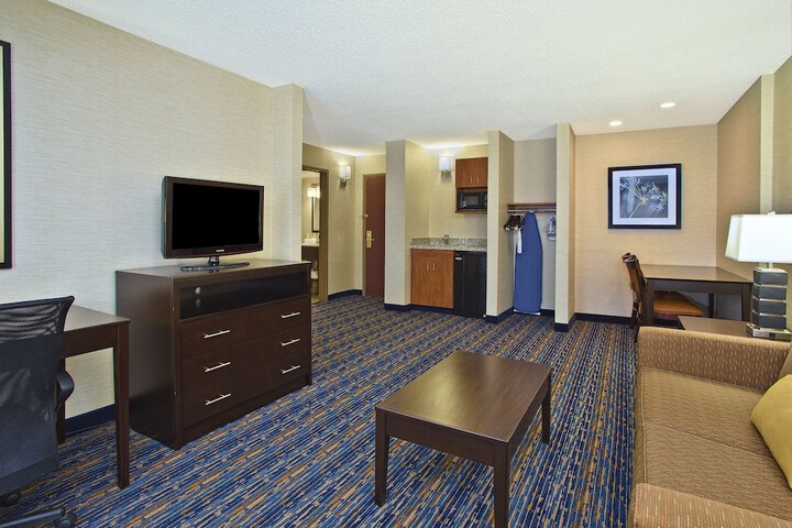 Room 13 of 31