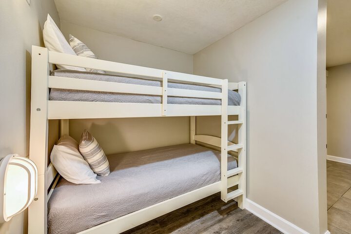 Room 123 of 308