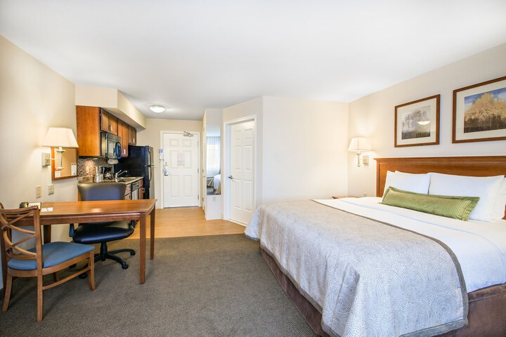 Room 21 of 27