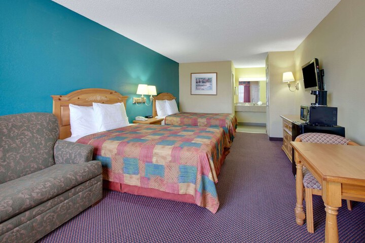 Room 15 of 20