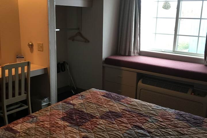 Room 40 of 53