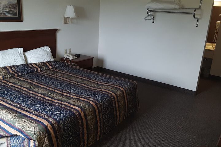 Room 14 of 36
