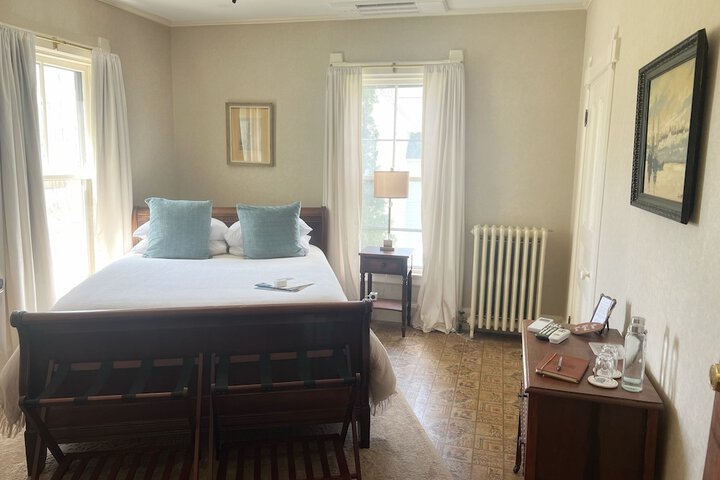 Room 9 of 30
