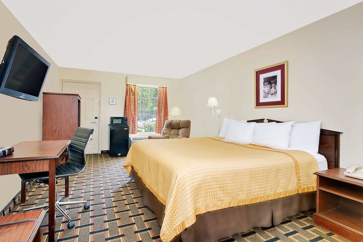Room 9 of 15