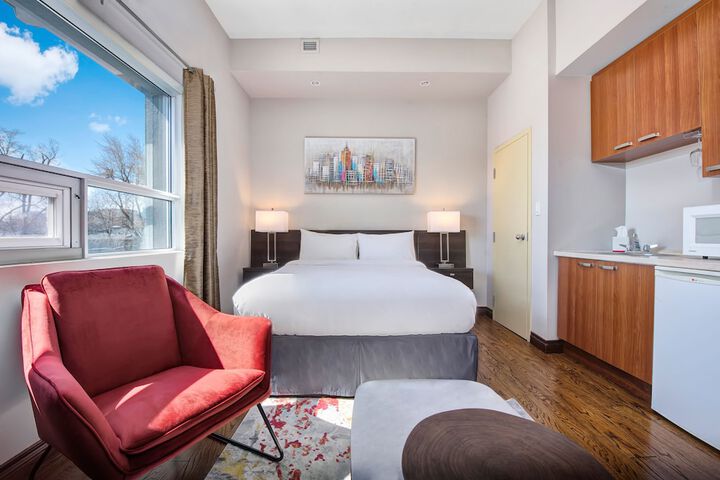 Room 21 of 32