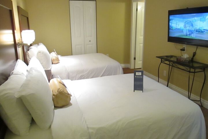 Room 10 of 52