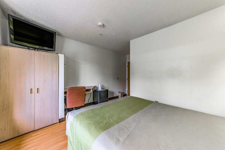 Room 26 of 32