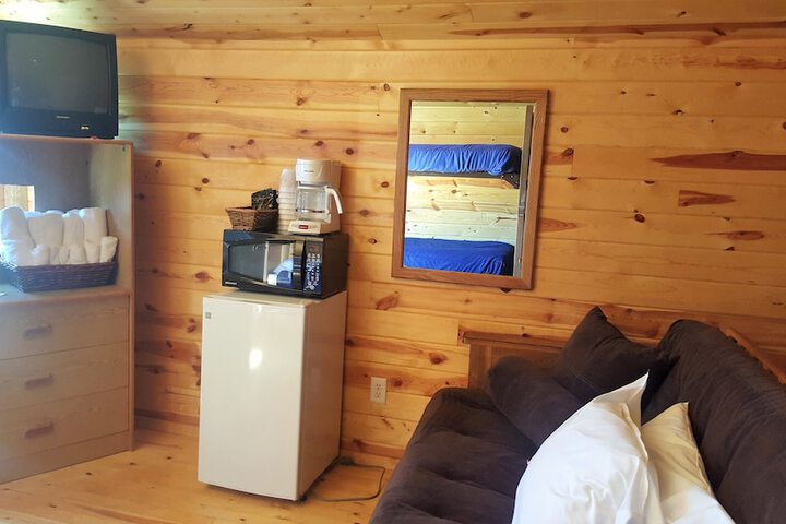 No Name City Luxury Cabins & RV