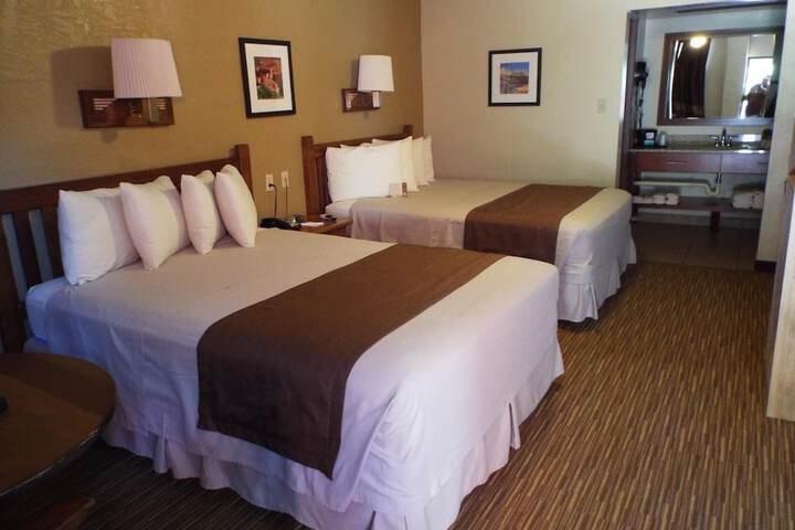 Room 32 of 49