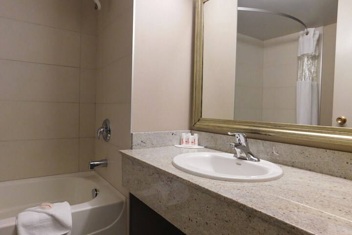 Room 7 of 38